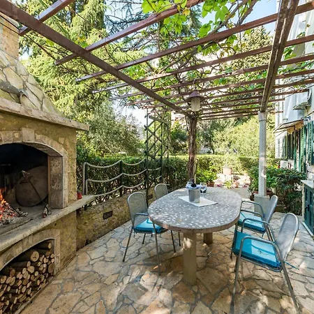 Apartment Terrace I *